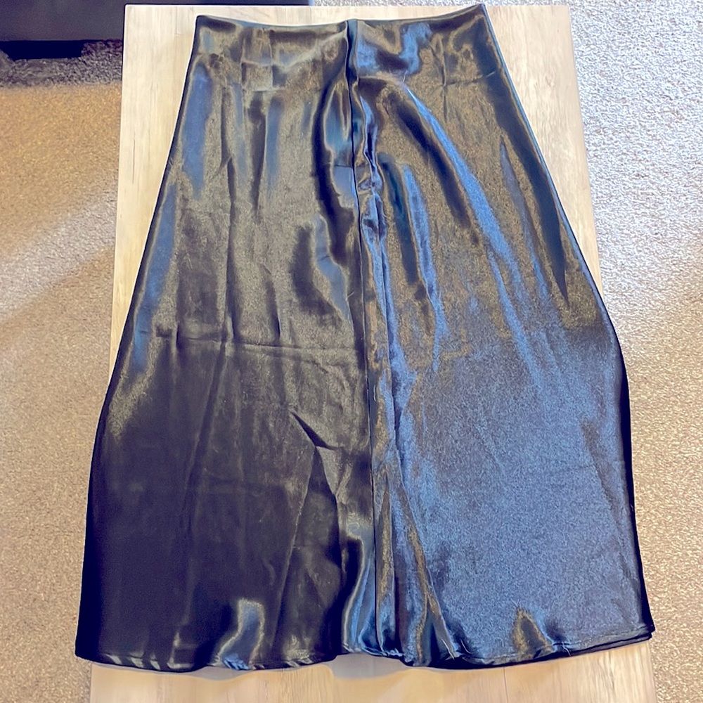 Black Midi skirt